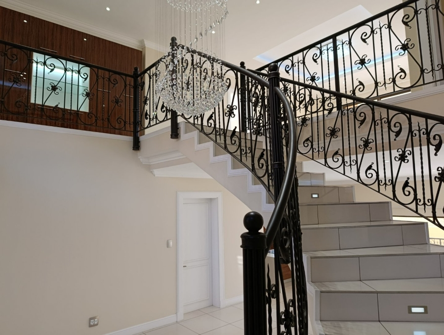 5 Bedroom Property for Sale in Kiepersol Free State
